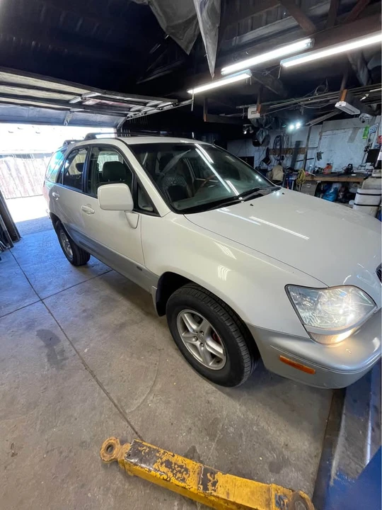 2001 Lexus RX 1st Gen - Image 3 of 8