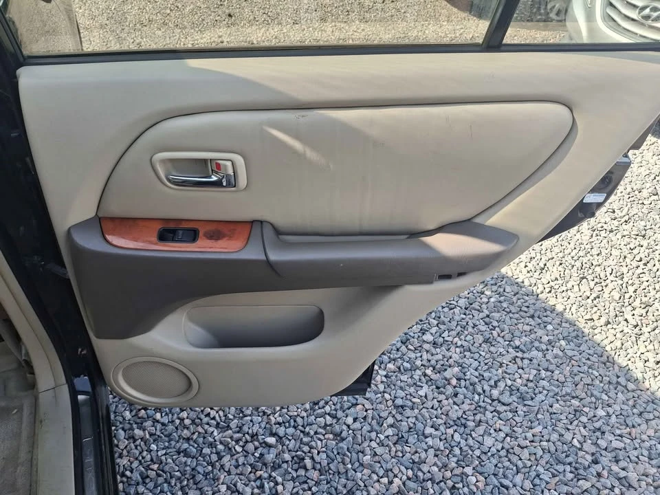 2001 Lexus RX 1st Gen - Image 17 of 21