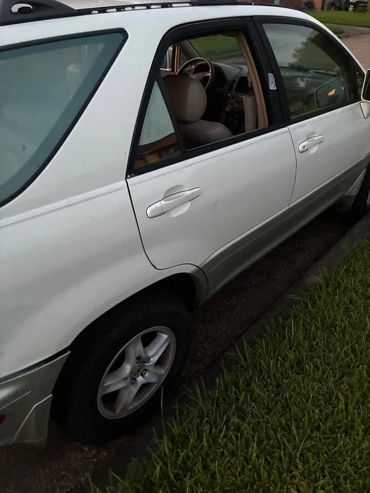 2001 Lexus RX 1st Gen - Image 7 of 8