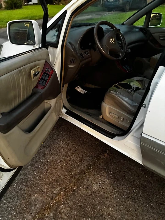 2001 Lexus RX 1st Gen - Image 3 of 8