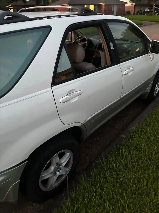 2001 Lexus RX 1st Gen - Image 5 of 8