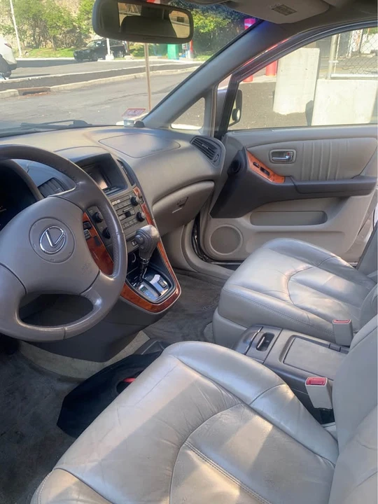 2001 Lexus RX 1st Gen - Image 4 of 9