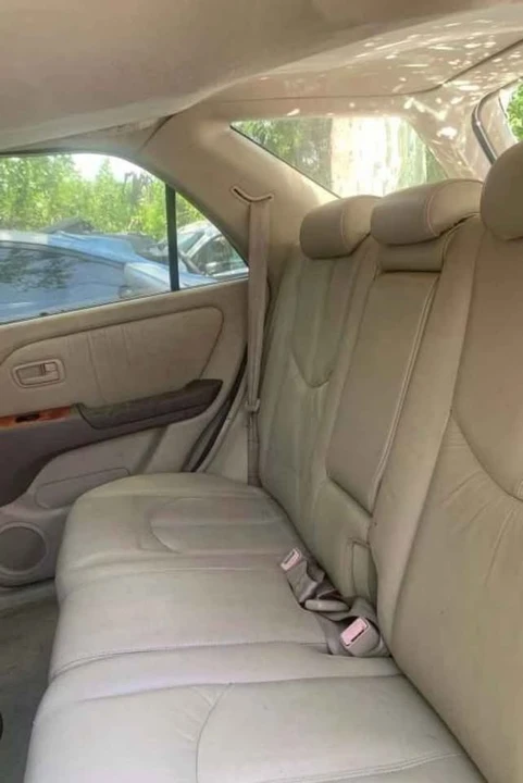 2001 Lexus RX 1st Gen - Image 2 of 4