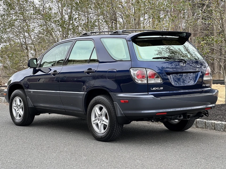 2001 Lexus RX 1st Gen - Image 11 of 31