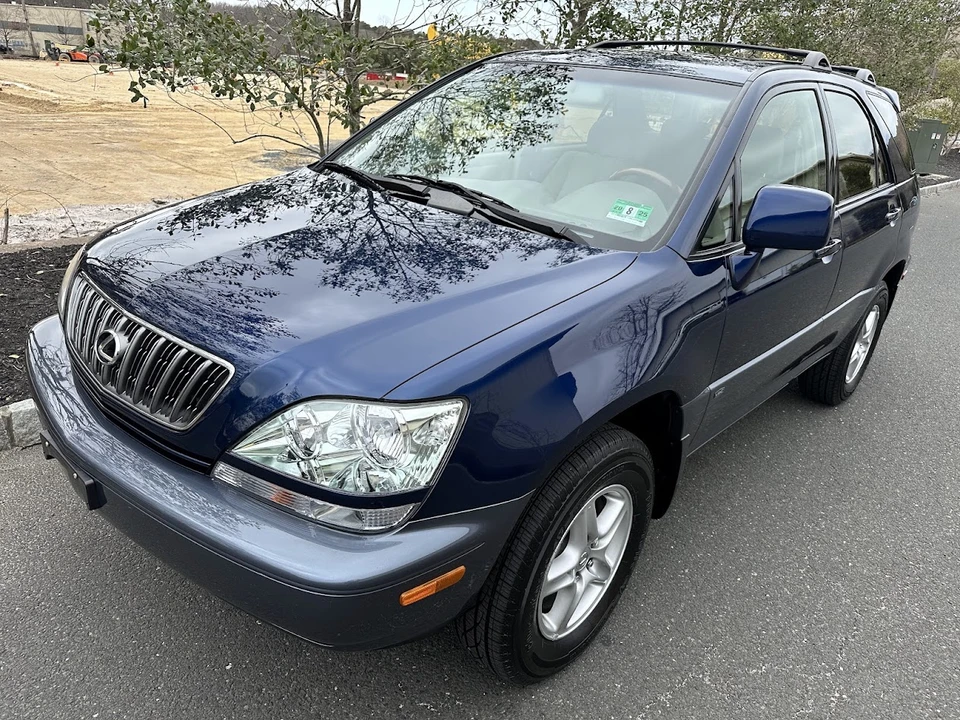 2001 Lexus RX 1st Gen - Image 2 of 31