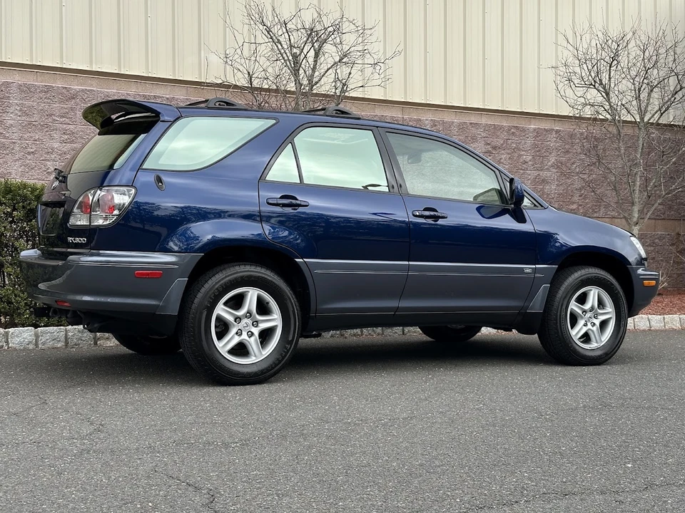 2001 Lexus RX 1st Gen - Image 19 of 31