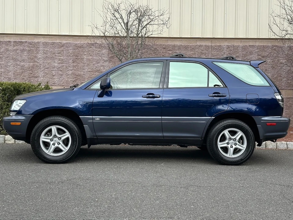 2001 Lexus RX 1st Gen - Image 9 of 31