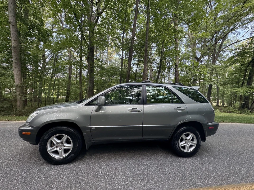 2001 Lexus RX 1st Gen - Image 19 of 31