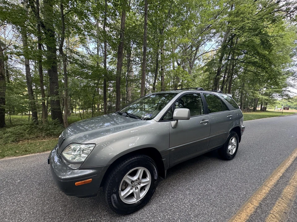 2001 Lexus RX 1st Gen - Image 17 of 31