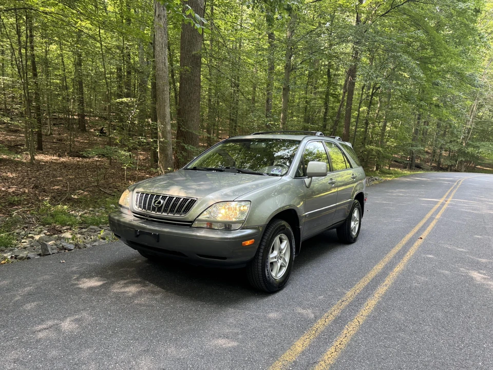 2001 Lexus RX 1st Gen - Image 9 of 31