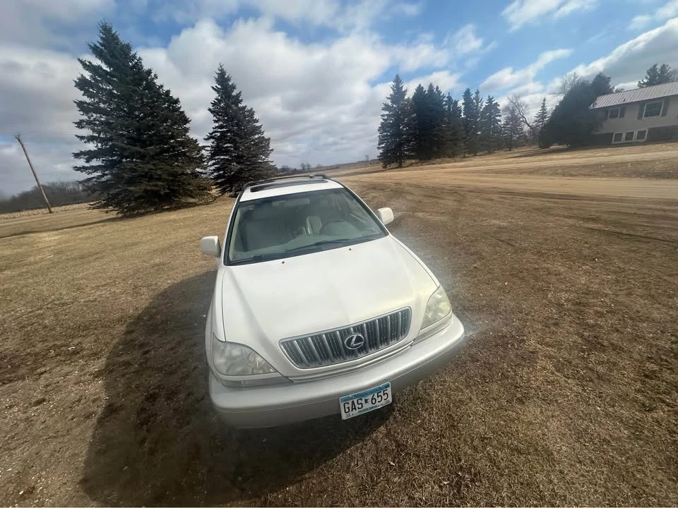 2001 Lexus RX 1st Gen - Image 3 of 10