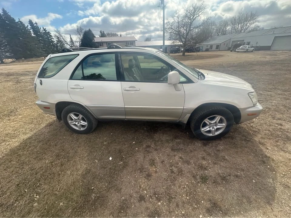 2001 Lexus RX 1st Gen - Image 4 of 10