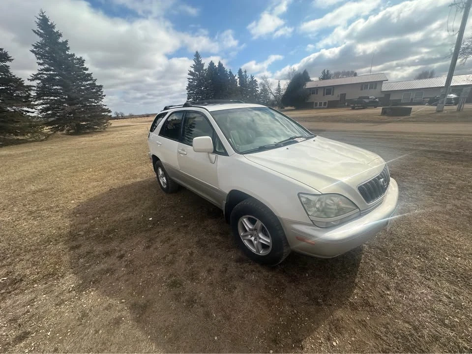 2001 Lexus RX 1st Gen - Image 5 of 10