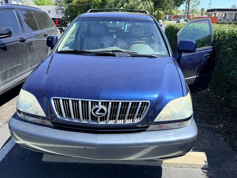 2001 Lexus RX 1st Gen - Image 2 of 4