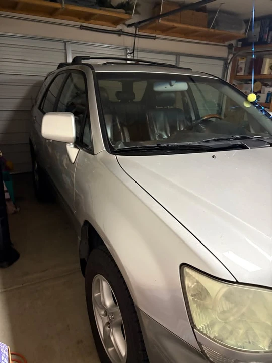 2001 Lexus RX 1st Gen - Image 2 of 3