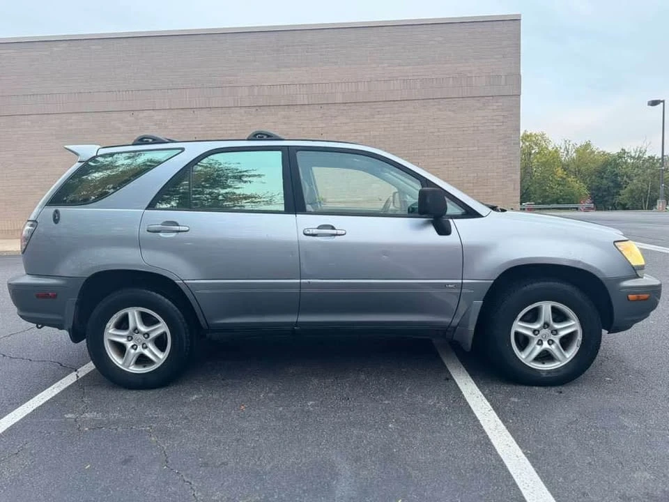 2001 Lexus RX 1st Gen - Image 10 of 11