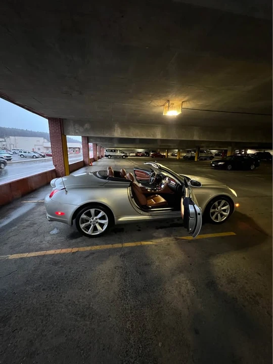 2001 Lexus SC430 - Image 10 of 18