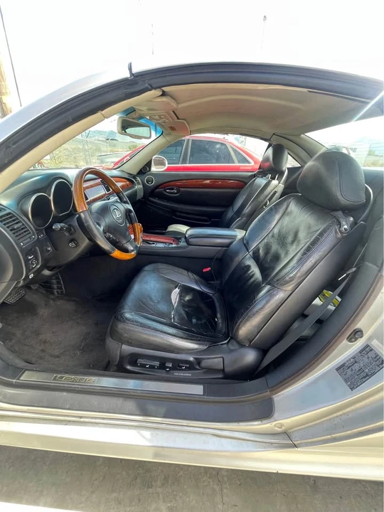 2001 Lexus SC430 - Image 11 of 14
