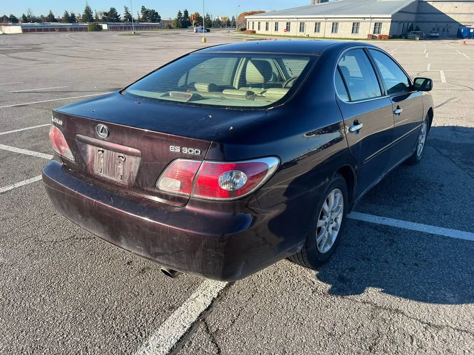 2001 Lexus ES 3rd Gen - Image 3 of 10