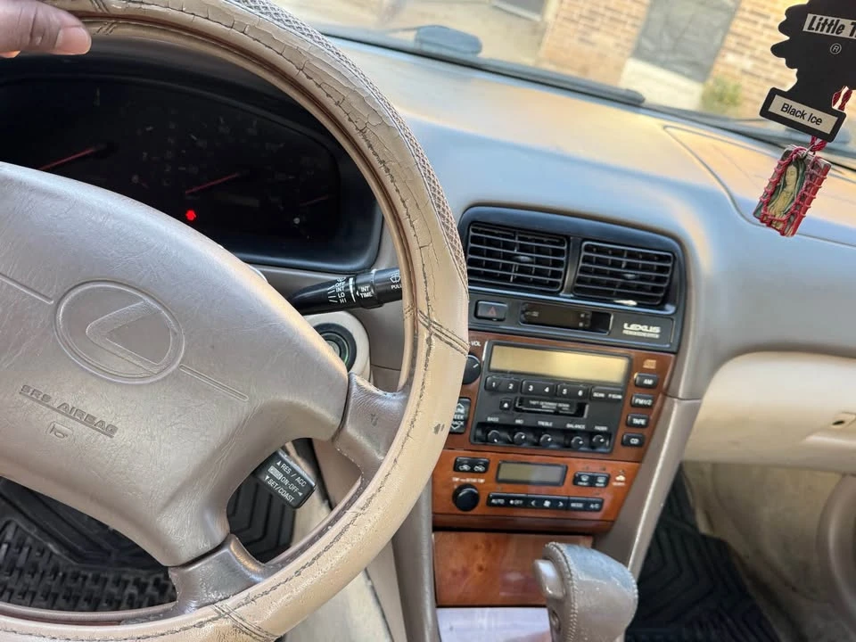 2001 Lexus ES 3rd Gen - Image 2 of 5