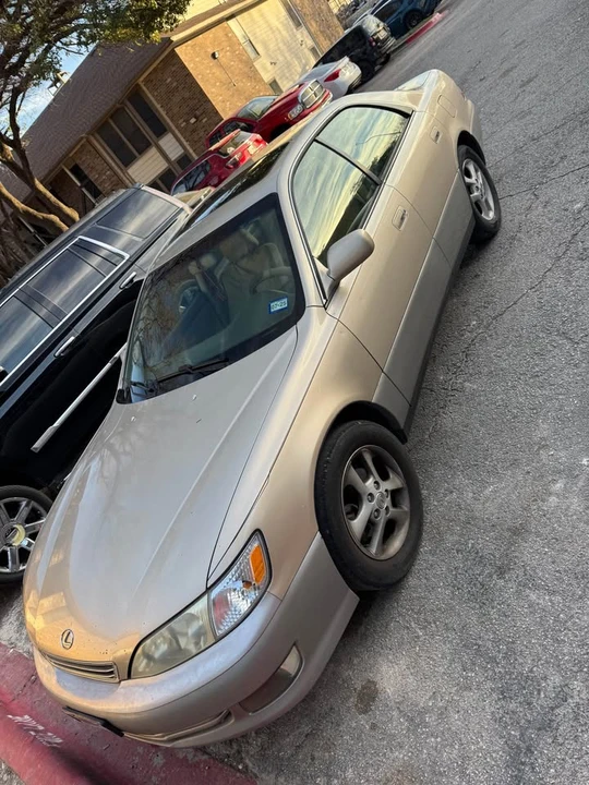 2001 Lexus ES 3rd Gen - Image 5 of 5