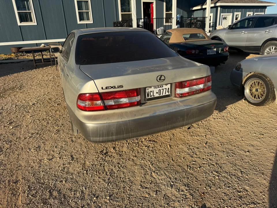 2001 Lexus ES 2nd Gen - Image 3 of 5