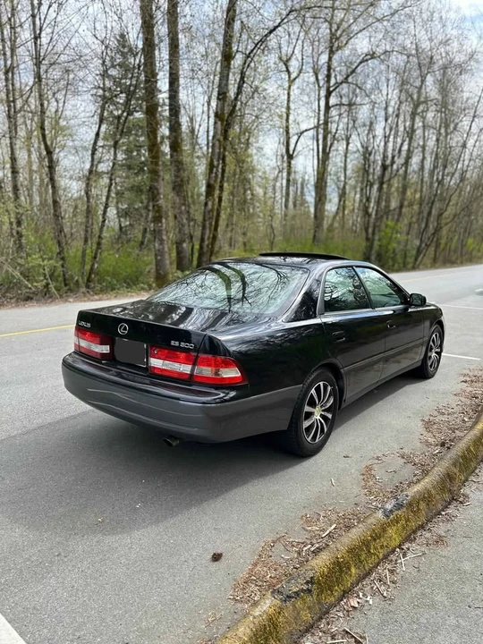 2001 Lexus ES 3rd Gen - Image 6 of 10