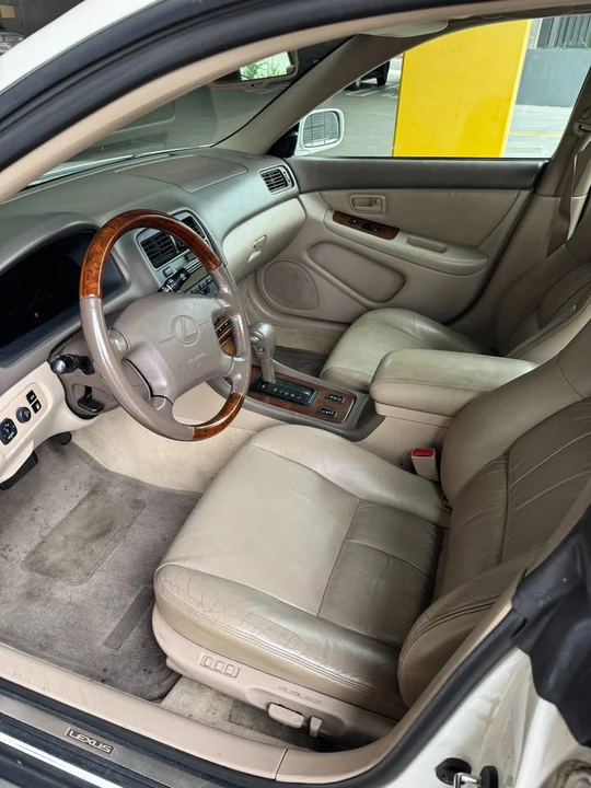 2001 Lexus ES 3rd Gen - Image 10 of 16