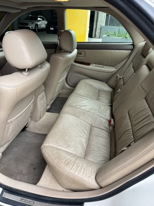 2001 Lexus ES 3rd Gen - Image 11 of 16
