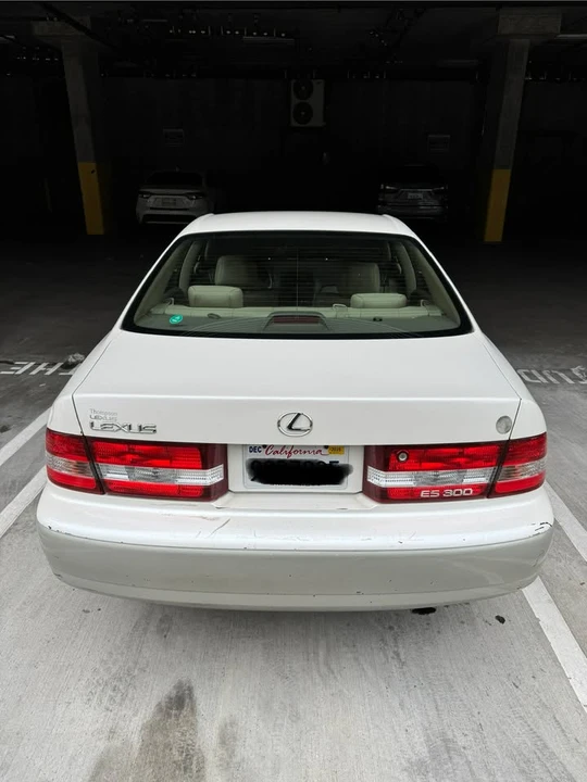 2001 Lexus ES 3rd Gen - Image 5 of 16