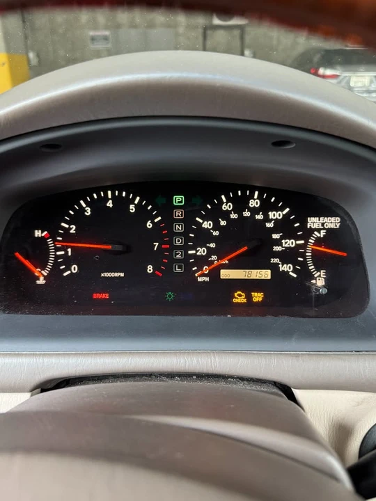 2001 Lexus ES 3rd Gen - Image 12 of 16