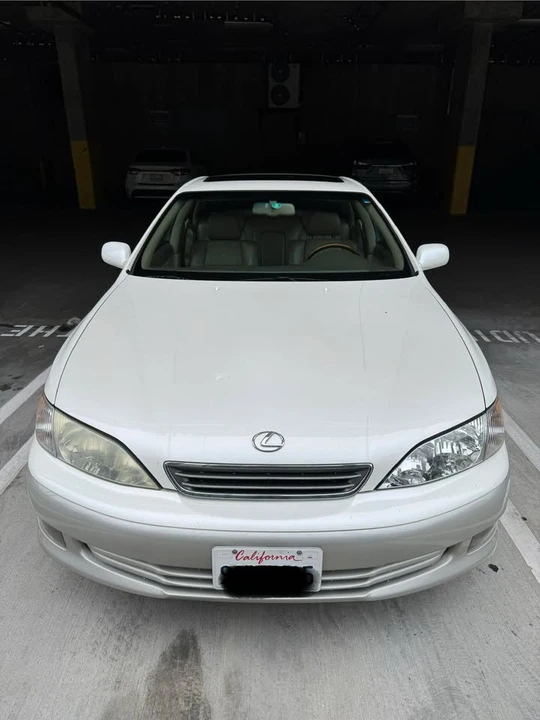 2001 Lexus ES 3rd Gen - Image 4 of 16