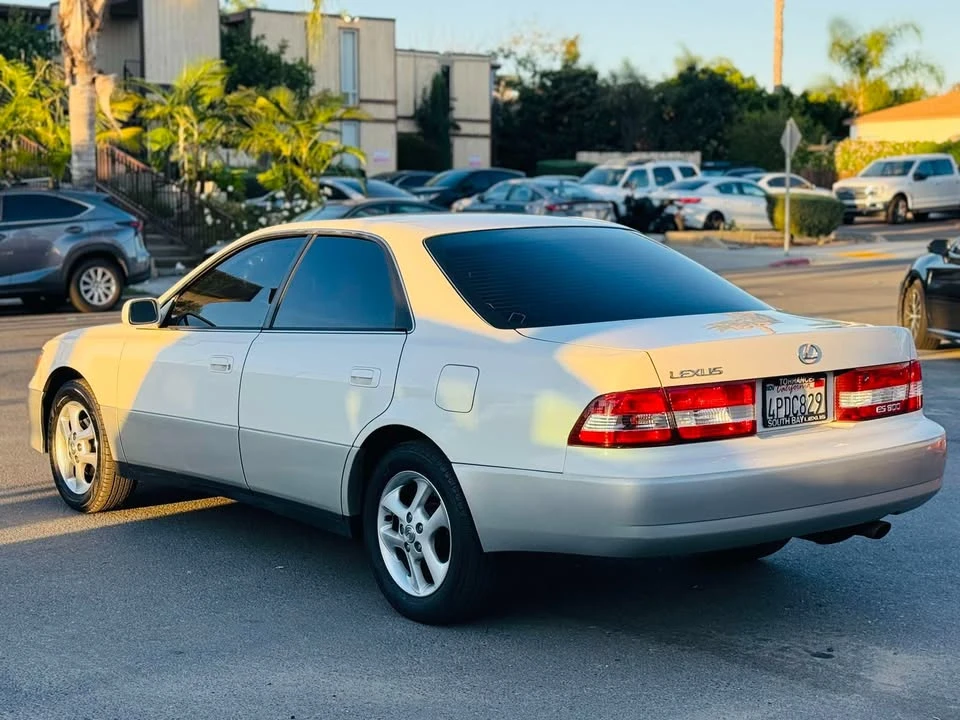 2001 Lexus ES 3rd Gen - Image 4 of 14