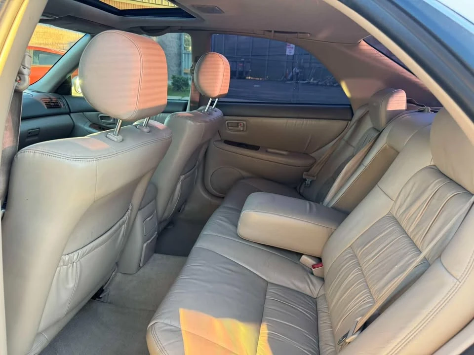 2001 Lexus ES 3rd Gen - Image 10 of 14