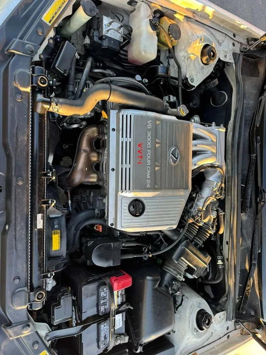 2001 Lexus ES 3rd Gen - Image 11 of 14