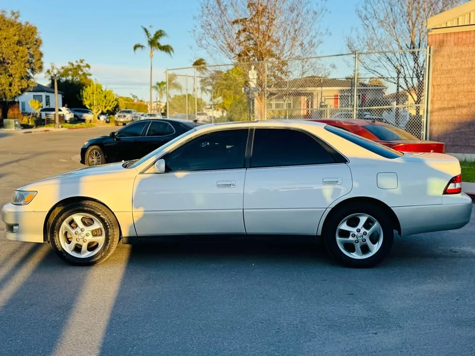2001 Lexus ES 3rd Gen - Image 7 of 14