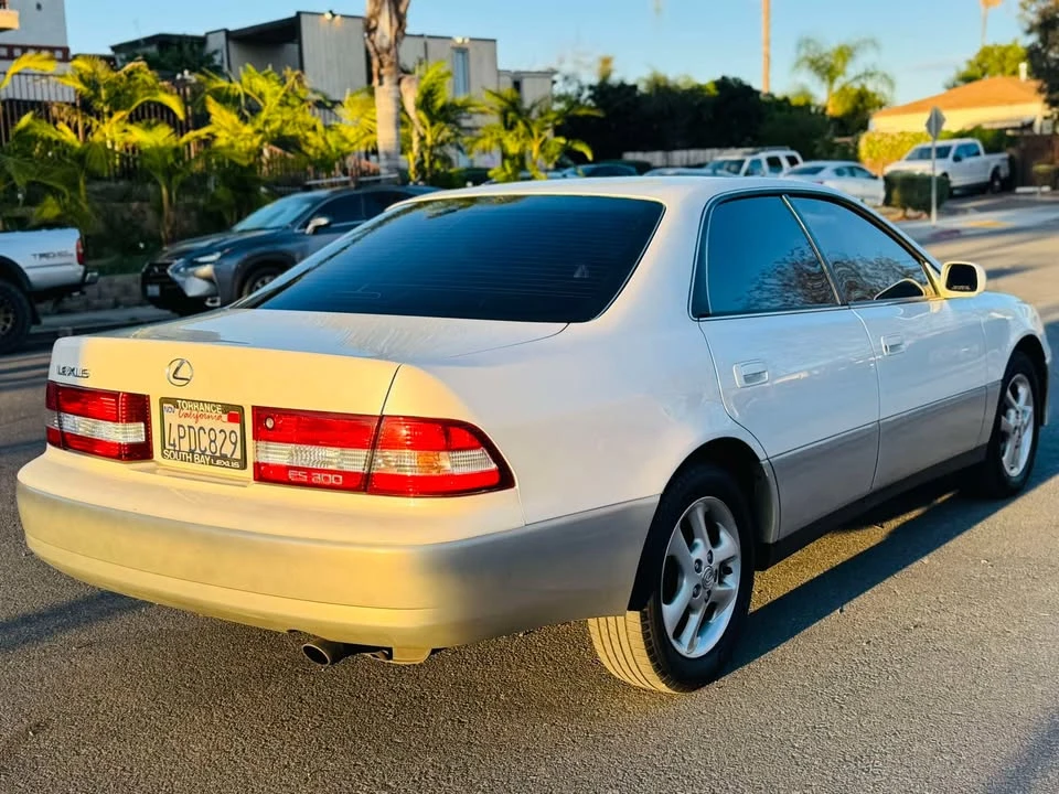 2001 Lexus ES 3rd Gen - Image 3 of 14