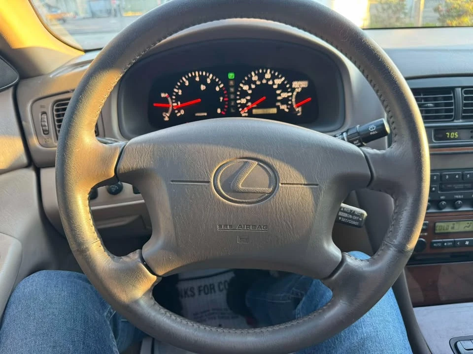 2001 Lexus ES 3rd Gen - Image 14 of 14
