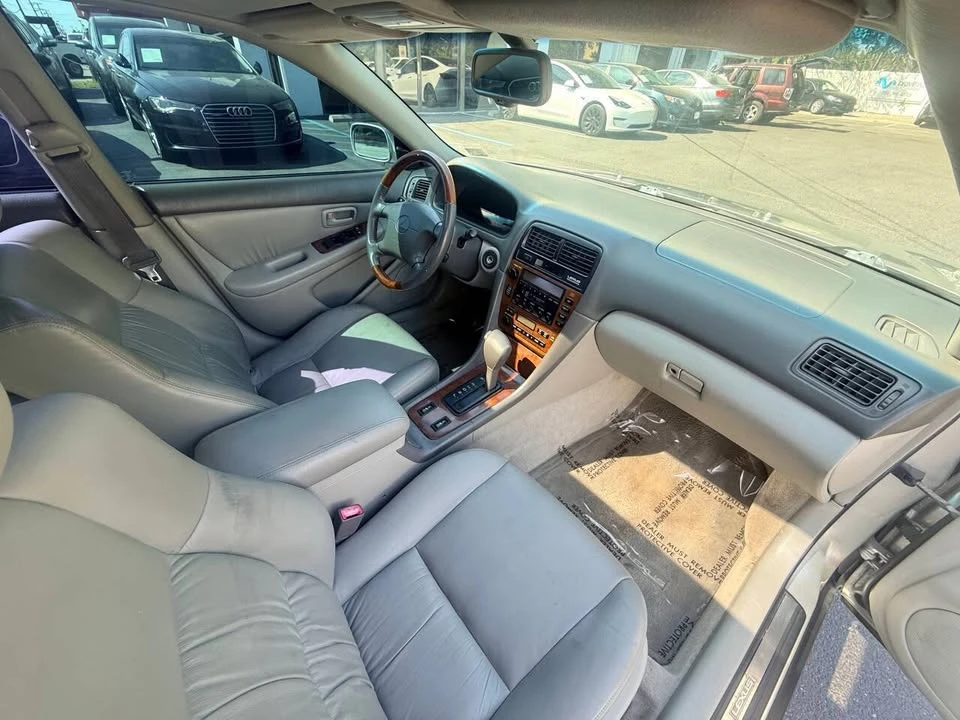 2001 Lexus ES 3rd Gen - Image 10 of 18