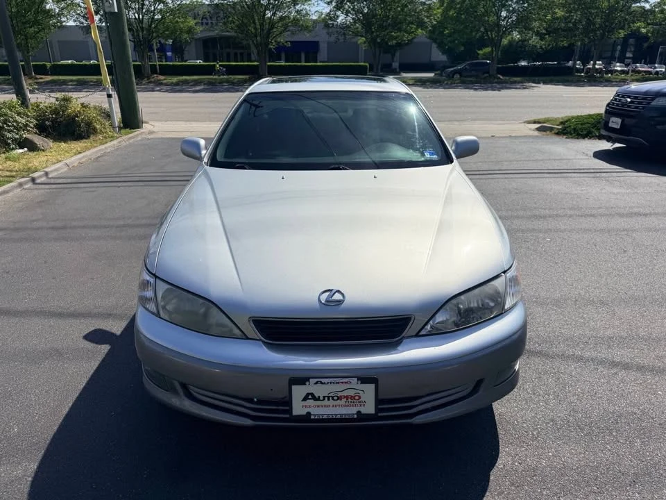 2001 Lexus ES 3rd Gen - Image 2 of 18