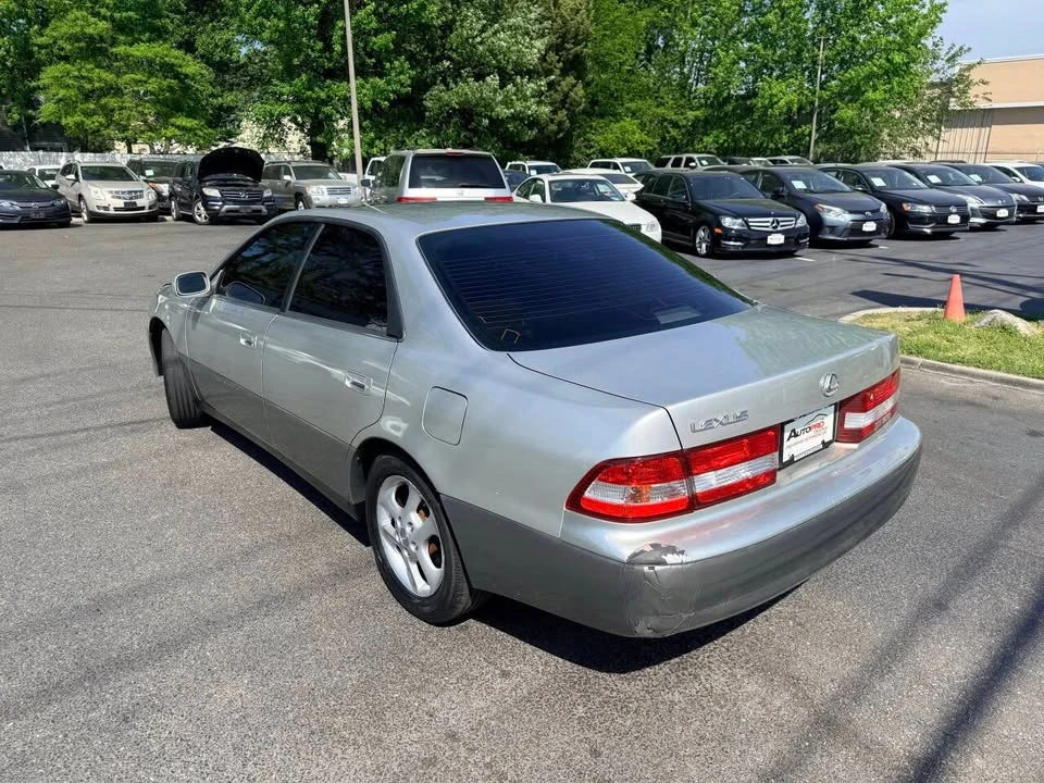 2001 Lexus ES 3rd Gen - Image 4 of 18