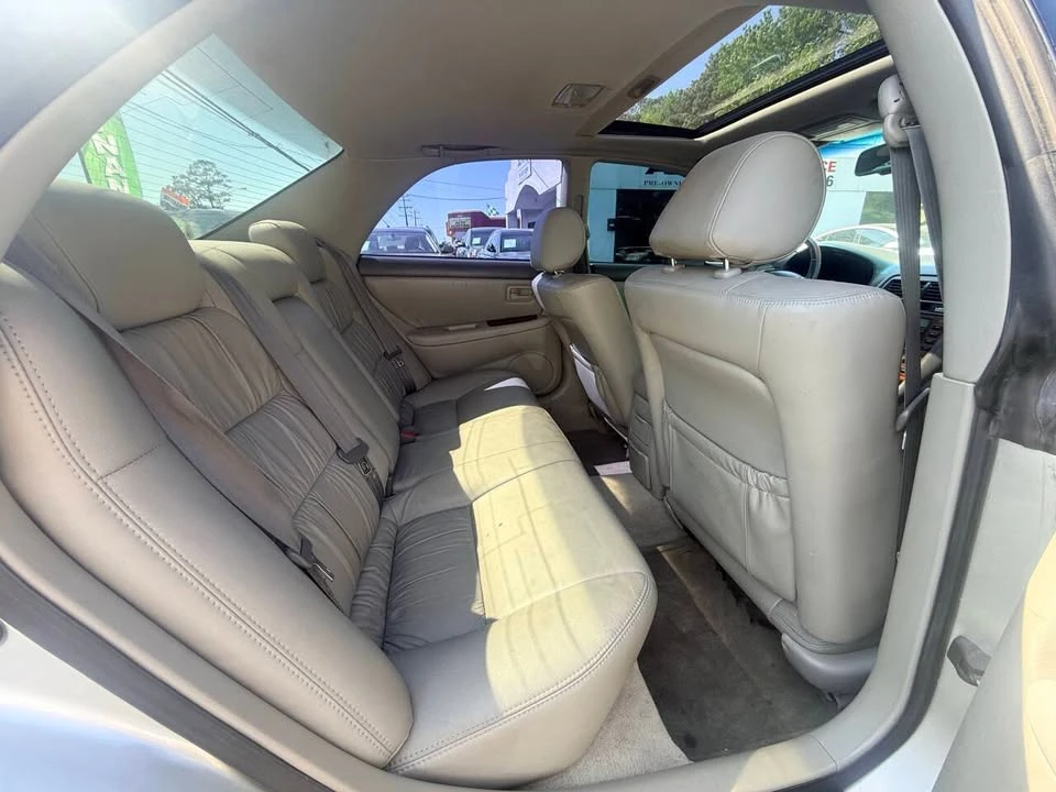 2001 Lexus ES 3rd Gen - Image 11 of 18