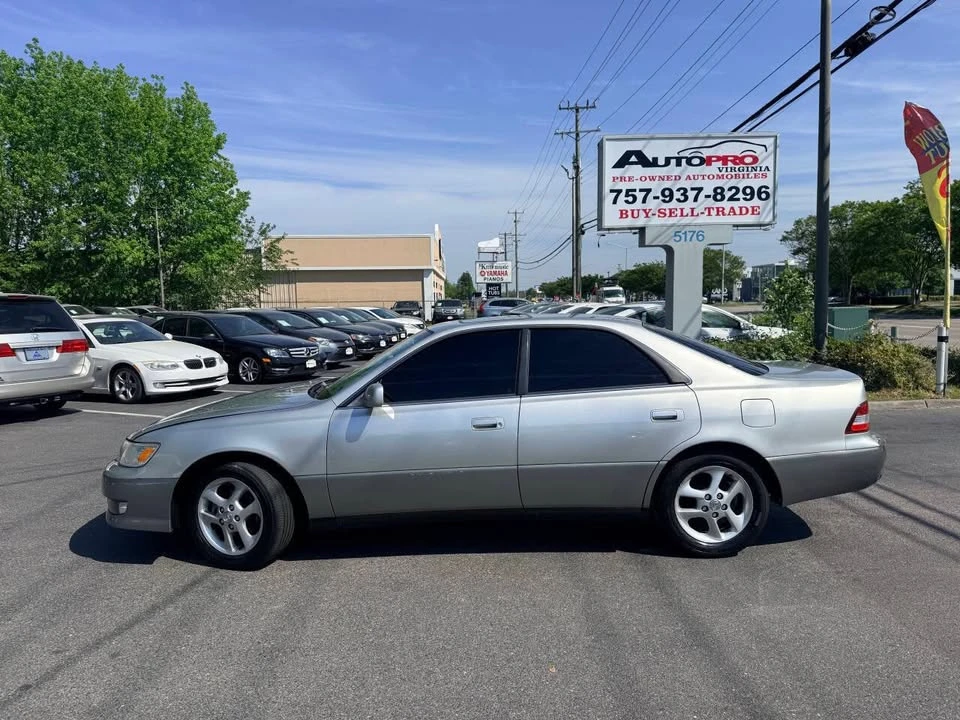 2001 Lexus ES 3rd Gen - Image 3 of 18