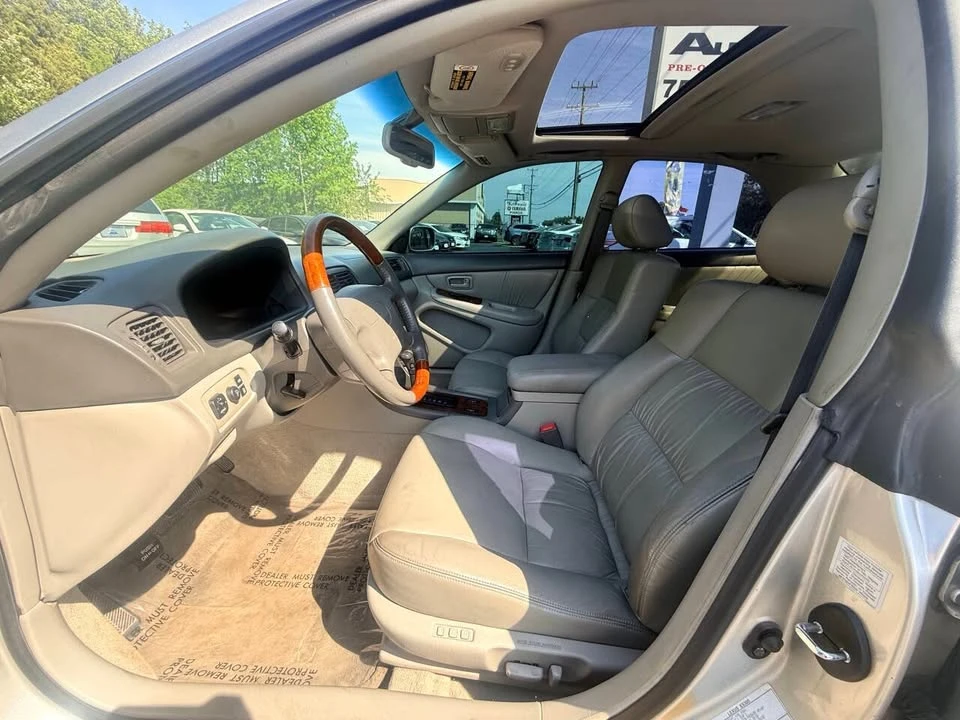 2001 Lexus ES 3rd Gen - Image 13 of 18