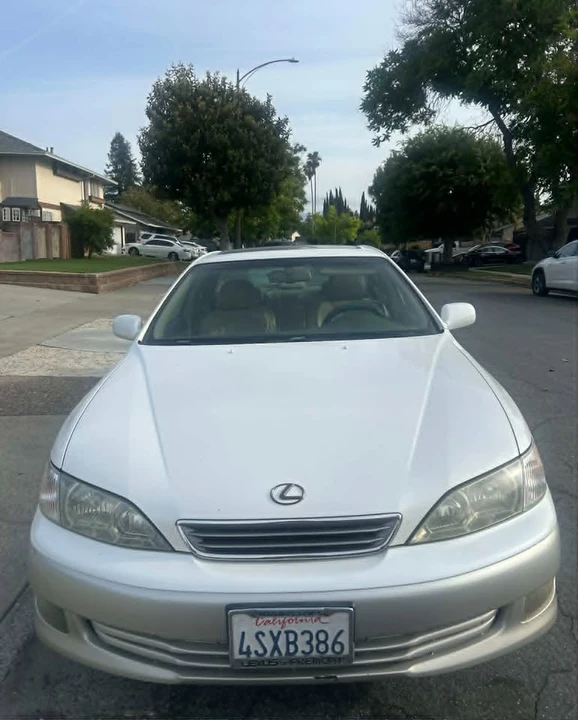 2001 Lexus ES 3rd Gen - Image 4 of 17