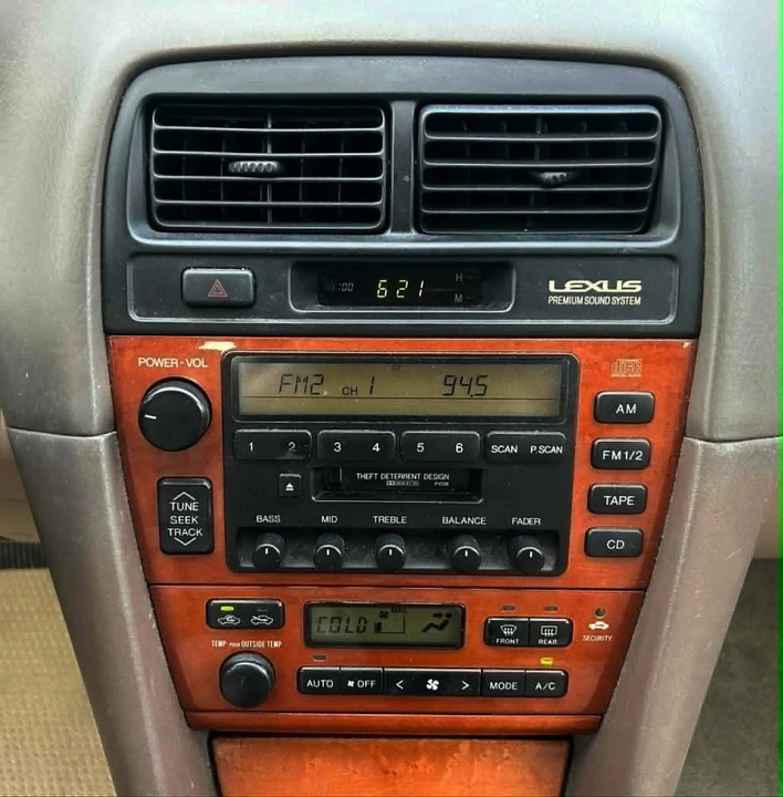 2001 Lexus ES 3rd Gen - Image 8 of 17