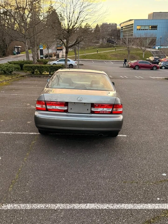 2001 Lexus ES 3rd Gen - Image 5 of 11