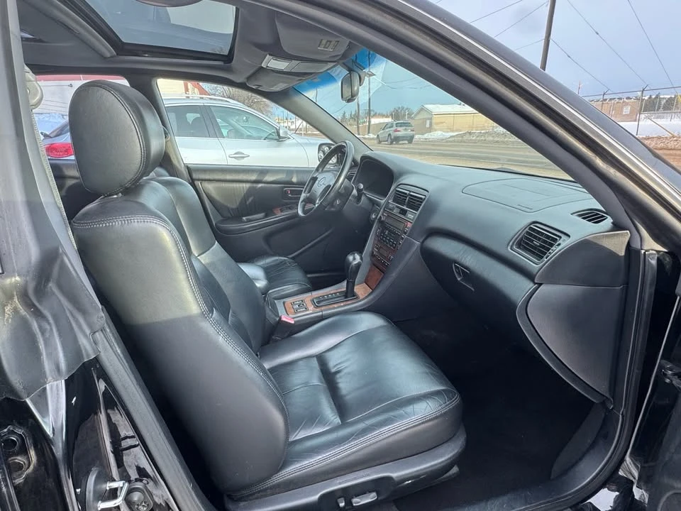 2001 Lexus ES 2nd Gen - Image 16 of 18