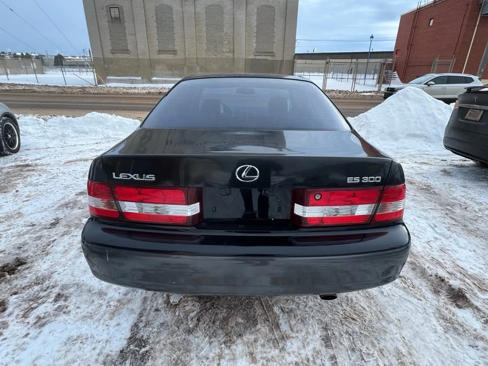 2001 Lexus ES 2nd Gen - Image 7 of 18