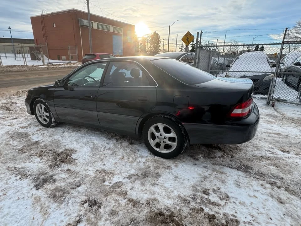 2001 Lexus ES 2nd Gen - Image 9 of 18